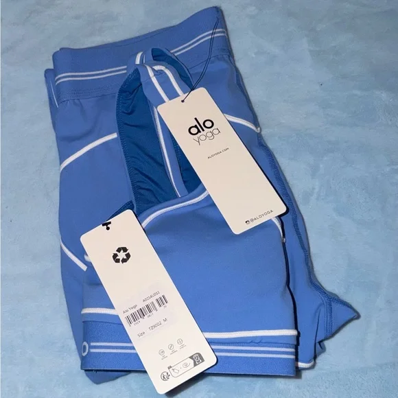 ALO Yoga Heartthrob Sky Blue Activewear Set - Picture 3 of 6